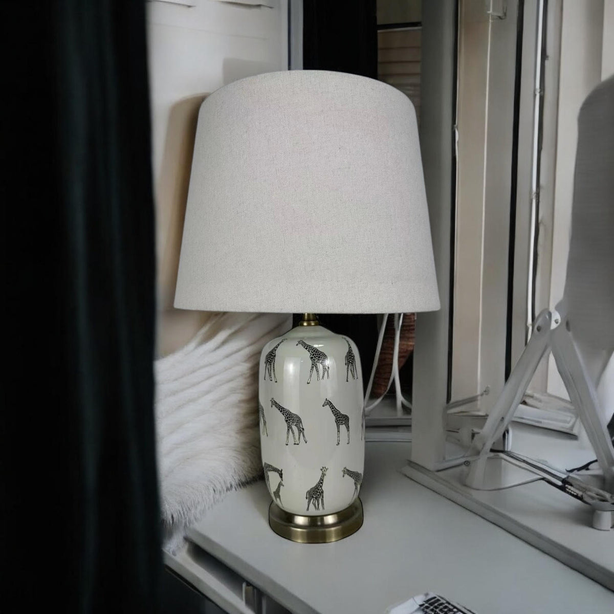 cortex-london-windsor-giraffe-safari-ceramic-table-lamp-45cm-drum-shade