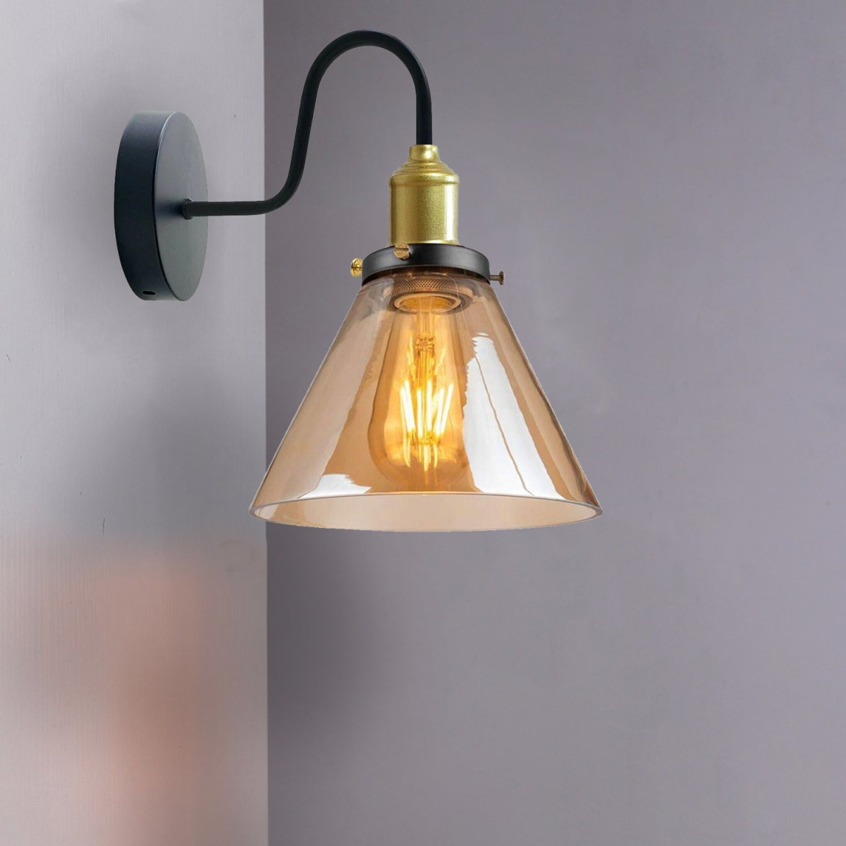 cortex-london-windsor-amber-glass-e27-wall-light