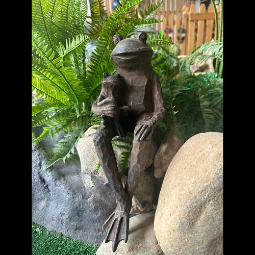 cortex-london-pond-sitting-frog-weatherproof-garden-pond